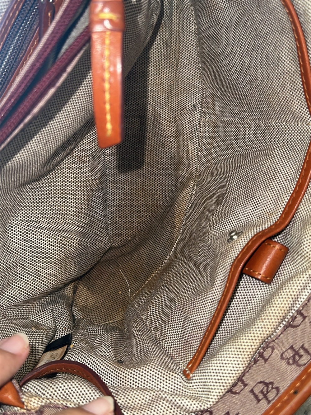 Dooney & Bourke Monogram
Canvas & Leather Satchel NEEDS CLEANING INSIDE (bags21) - Picture 11 of 16